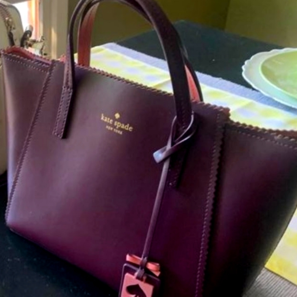 EUC KATE SPADE TURNER ROAD SMALL LORYN